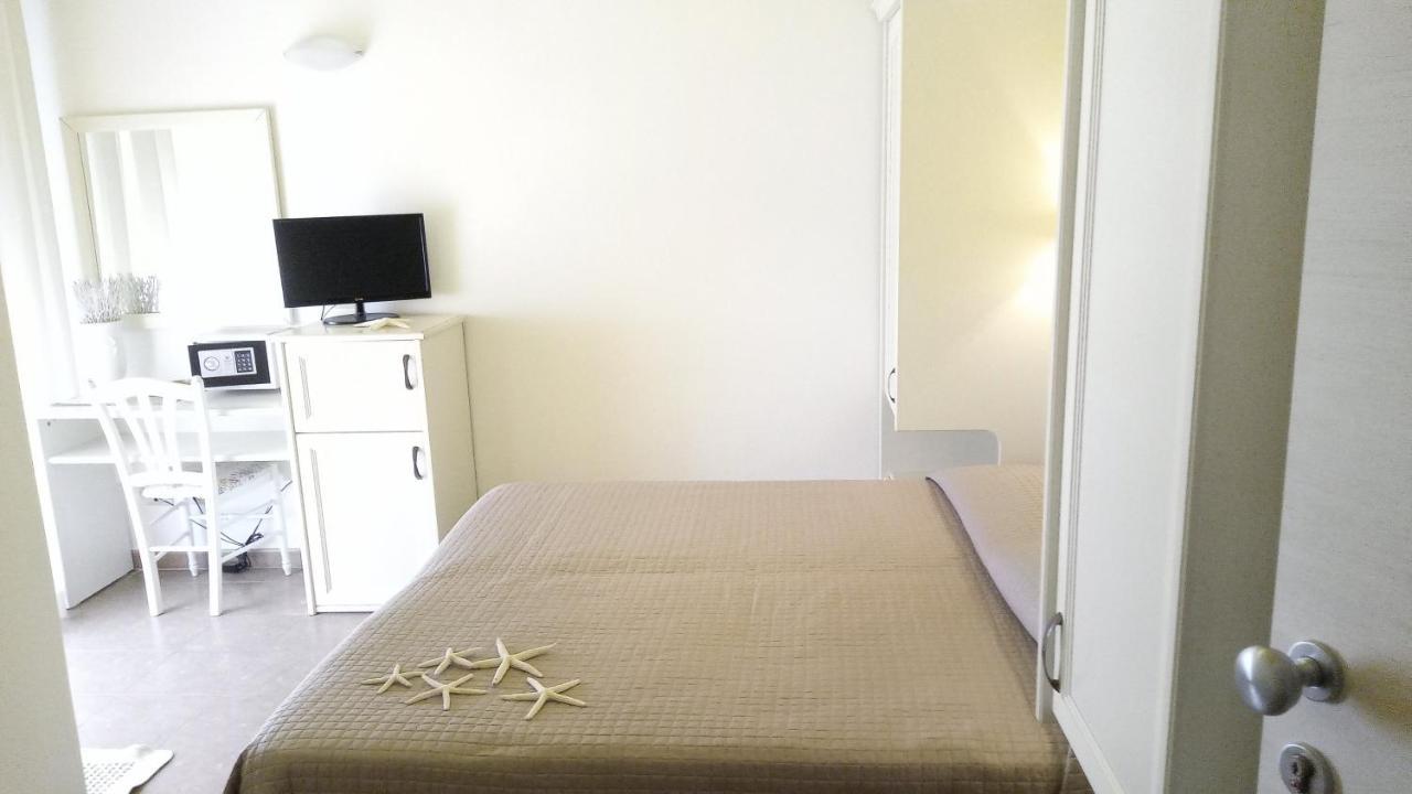 Hotel Philadelphia Cattolica Dış mekan fotoğraf