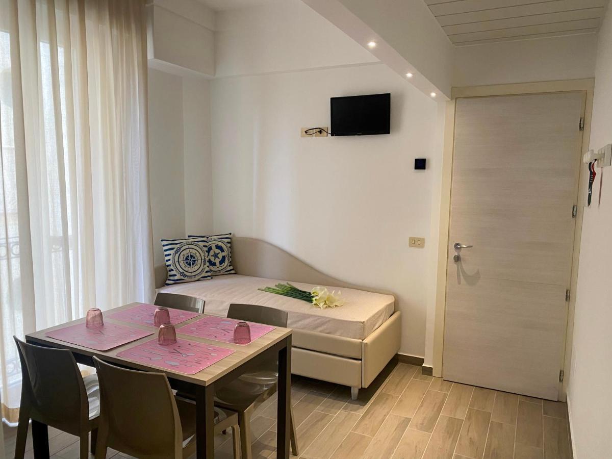 Hotel Philadelphia Cattolica Dış mekan fotoğraf