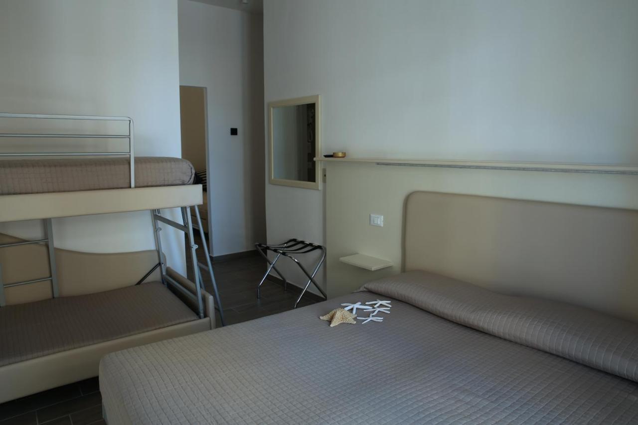 Hotel Philadelphia Cattolica Dış mekan fotoğraf