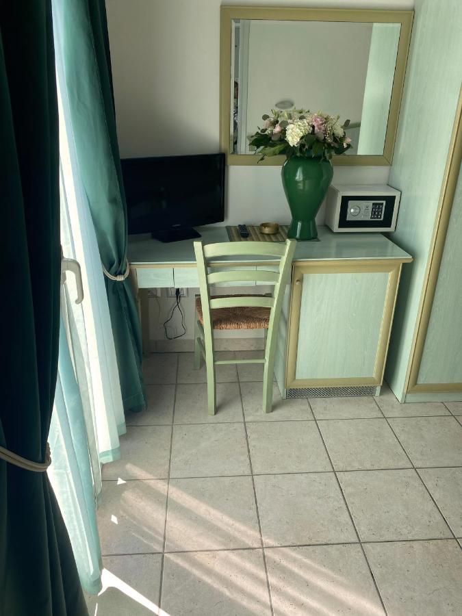 Hotel Philadelphia Cattolica Dış mekan fotoğraf